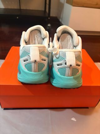 Nike Vomero 18 Tênis Corrida Azul e Branco