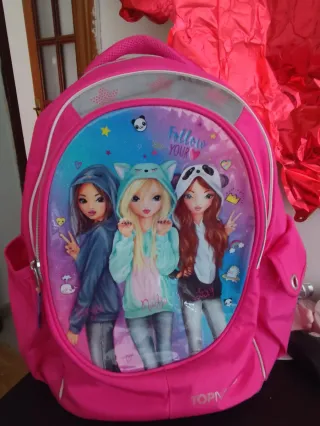 Mochila escolar rosa con diseño de chicas