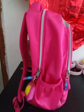 Mochila escolar rosa con diseño de chicas