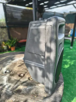 Altavoz JBL 250W Autoamplificado