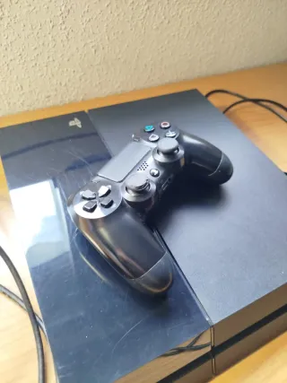 PS4 (PlayStation 4) Negra + Mando + Juegos
