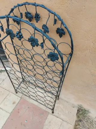 Botellero de hierro forjado