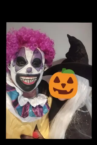 Disfraz IT COMPLETO + otra  máscara/peluca/escoba