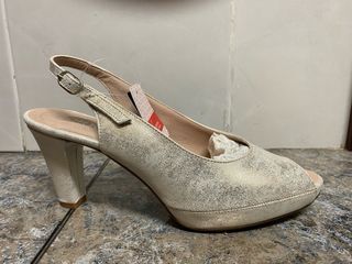 Zapatos tacón Dorking mujer dorados