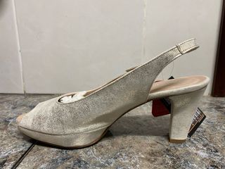 Zapatos tacón Dorking mujer dorados