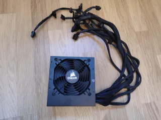 Fuente Corsair CX650