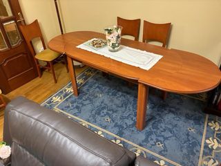 Conjunto de muebles de salón de madera y armarios