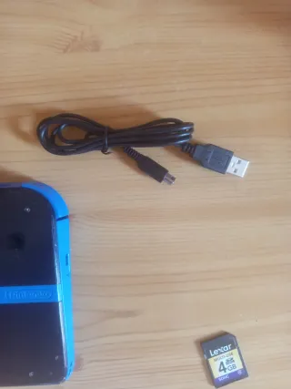 Nintendo 2DS + caricabatterie