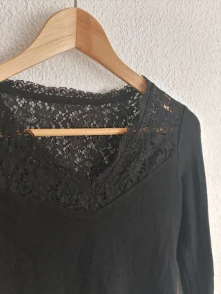 Jersey fino encaje negro
