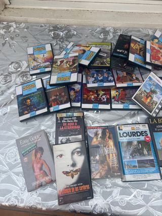 Lote Películas VHS y DVD Variadas