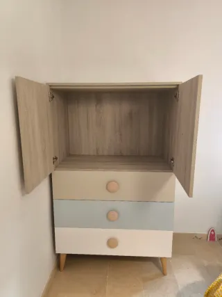 Armario juvenil madera 2 puertas y 3 cajones