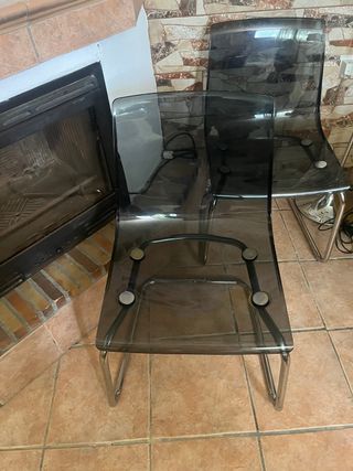 Sillas metacrilato y metal 2 unidades por 40€