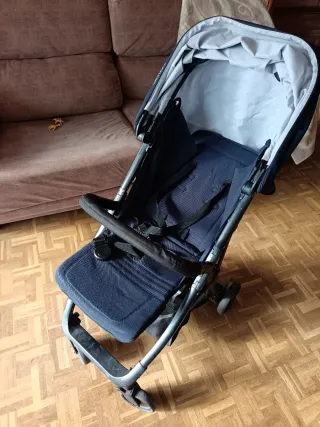 Carro de bebé Giordani azul marino hasta 15 kg.