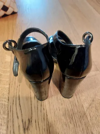 Scarpe con tacco Alesya vernice nere