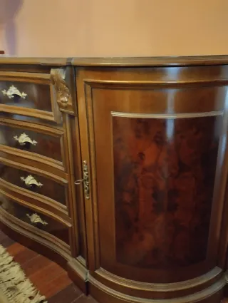 Aparador de madera maciza