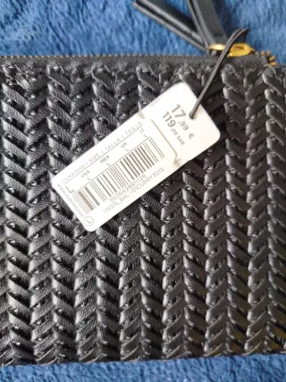 Monedero Parfois negro con etiqueta