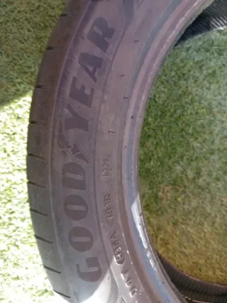 Neumático Goodyear 215/50 R17 91V
