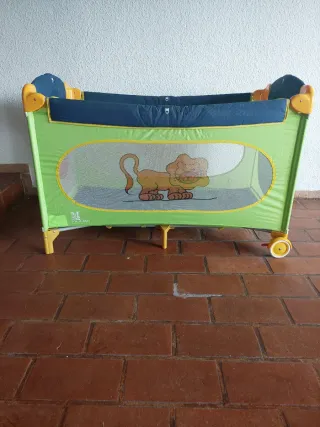 Cuna de viaje  Cuna portátil. Parque infantil