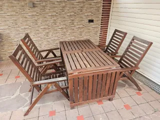Conjunto mesa y sillas madera jardín