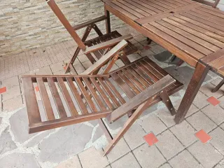 Conjunto mesa y sillas madera jardín