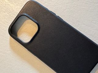Funda iPhone 15 Pro Negra textura cuero