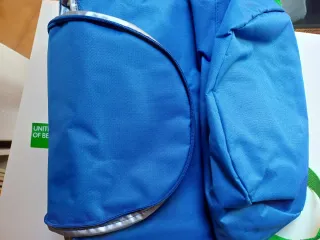 Bolsa Benetton azul y plateada