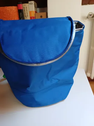 Bolsa Benetton azul y plateada