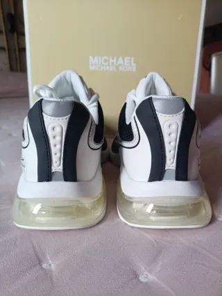 Deportivas Michael Kors Blancas y Negras