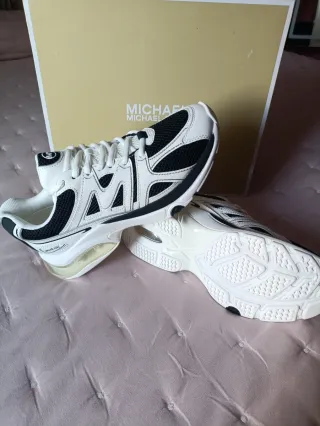 Deportivas Michael Kors Blancas y Negras