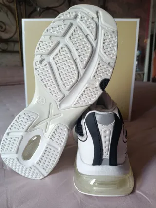 Deportivas Michael Kors Blancas y Negras