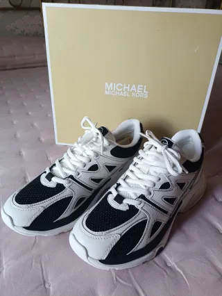 Deportivas Michael Kors Blancas y Negras