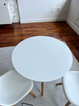 Conjunto mesa y sillas infantil Eames