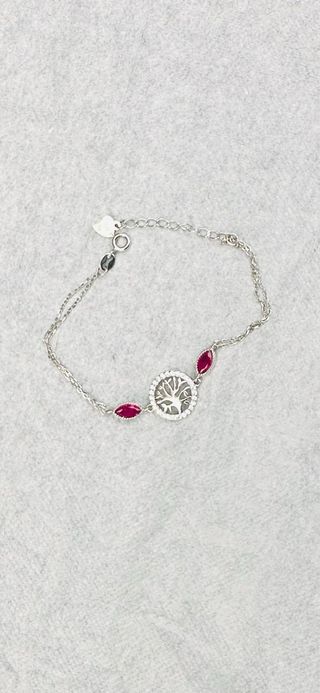 Pendientes, collar y pulseras azules y plateados