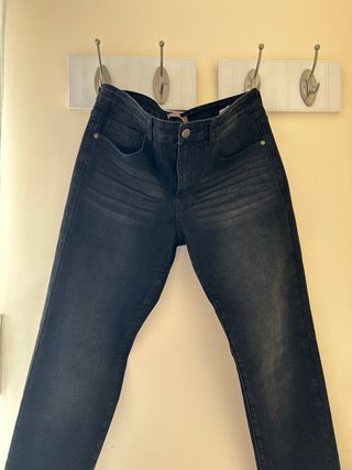 Vaqueros Núñez de Arenas Negros/Grises