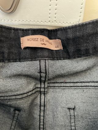 Vaqueros Núñez de Arenas Negros/Grises