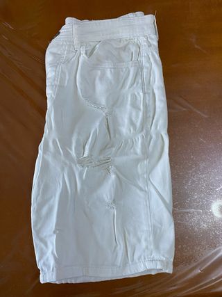 Vaqueros blancos rotos