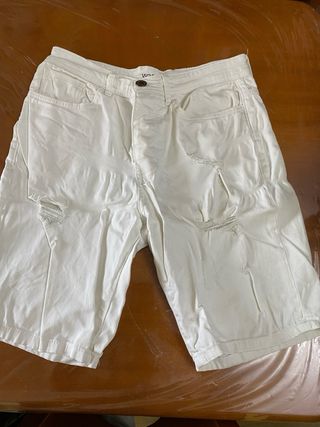 Vaqueros blancos rotos
