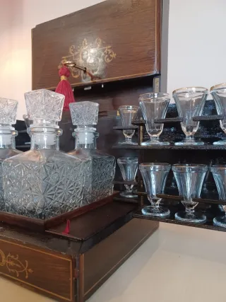 Licorera francesa Cave à Liqueur Napoleó III