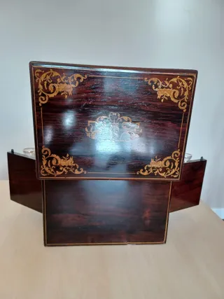 Licorera francesa Cave à Liqueur Napoleó III