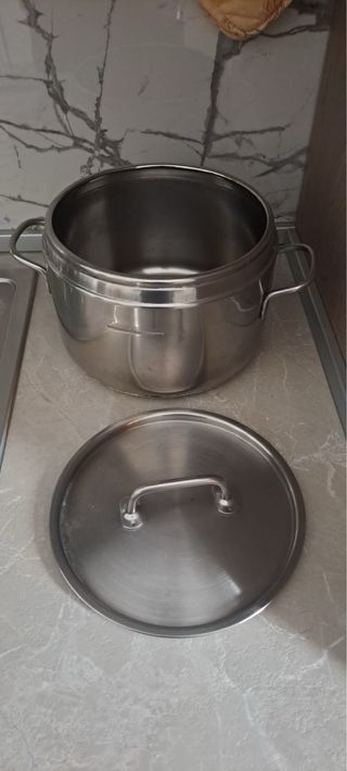 Pentola in metallo argentato