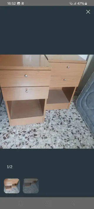 2 Mesitas de noche de madera