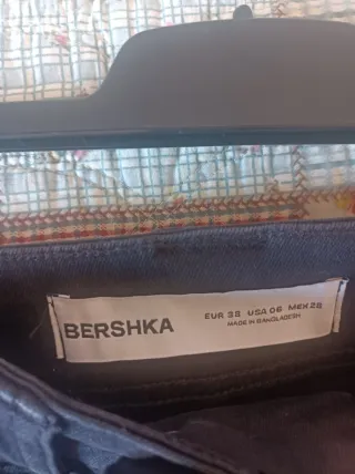 Falda negra vaquera con bolsillos