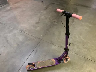 Patinete Oxelo Mid5 morado plegable