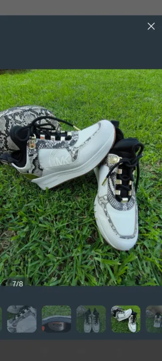 Zapatillas Michael Kors Blancas y Doradas