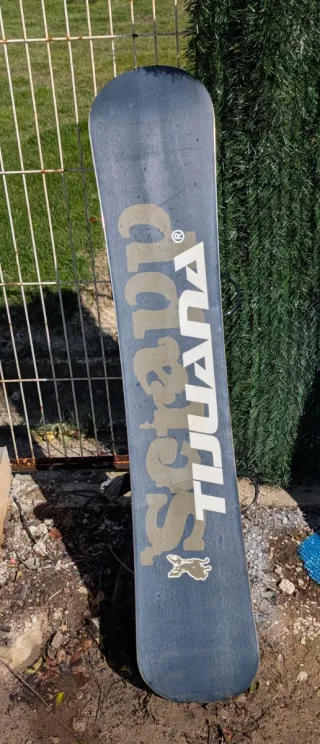 Tabla Snowboard Tijuana ISS, con sujeciones.
