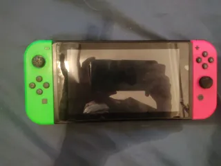 Nintendo Switch con 4 mandos