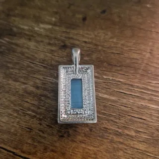 Ciondolo rettangolare blu e argento