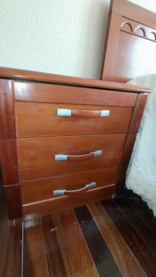 Cama de 120cm con 2 Mesitas de Noche de 50cm