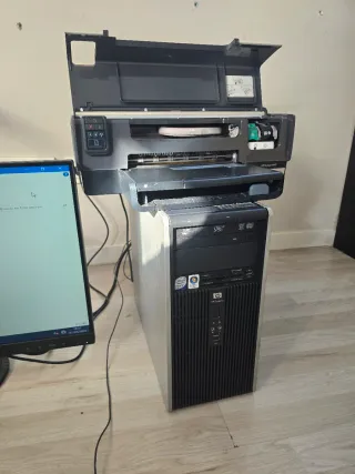 Ordenador Sobremesa, Monitor Lenovo e Impresora