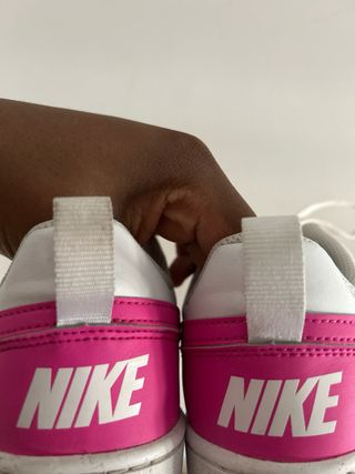 Tênis Nike Rosa e Branco